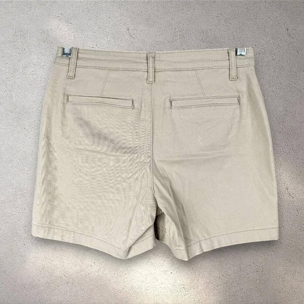 St. John’s Bay Mid Rise Chino Shorts Women’s 2 Khaki 5” Inseam Cotton Blend NWT